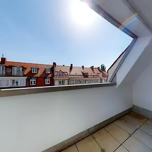 Spacious 4 Bedroom Near Center Apartment